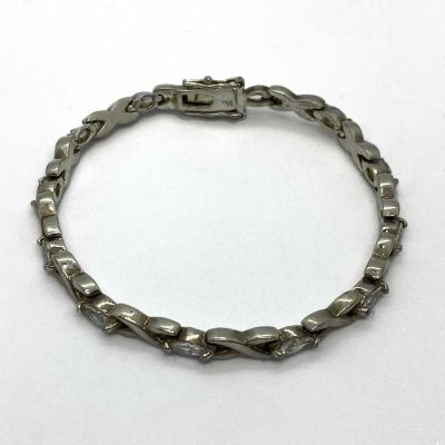 Srebrna narukvica s cirkonima